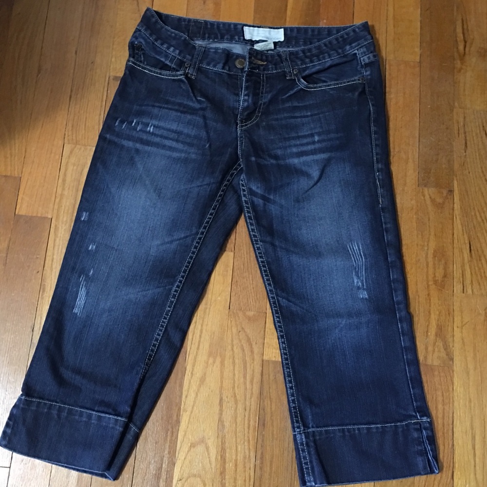 Maurices brand jean capris size 5/6 like new!